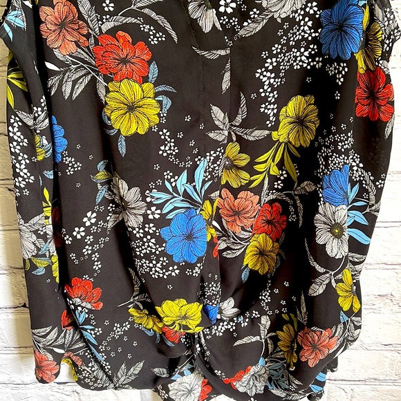 Pink Rose Multicolor Floral Sleeveless Pullover Front Knotted Blouse Size M - Picture 3 of 5